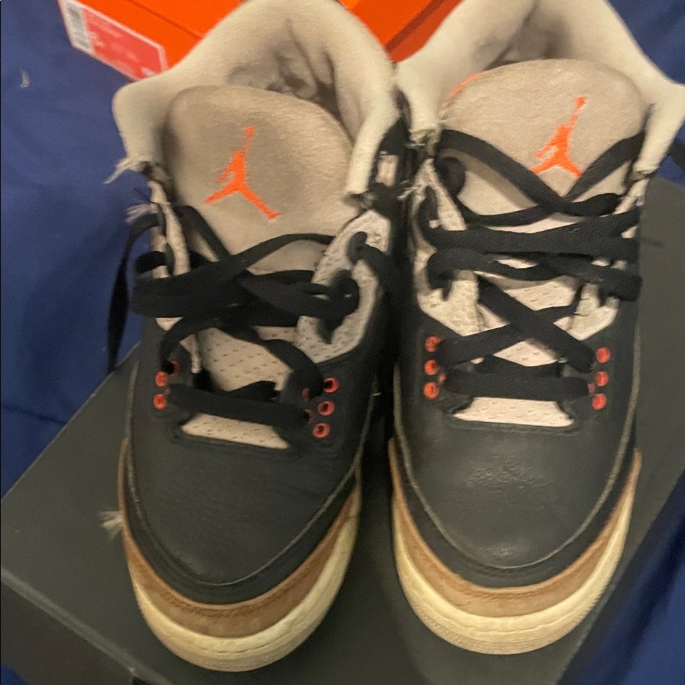 Old Jordan 3s a lil scuffs
